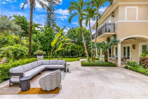 House in Coral Gables, Florida 9 bedrooms, 928.74 sq.m. № 1965429 - photo 30