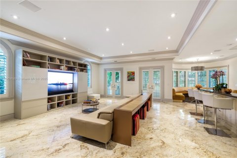 House in Coral Gables, Florida 9 bedrooms, 928.74 sq.m. № 1965429 - photo 14