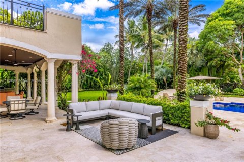House in Coral Gables, Florida 9 bedrooms, 928.74 sq.m. № 1965429 - photo 28