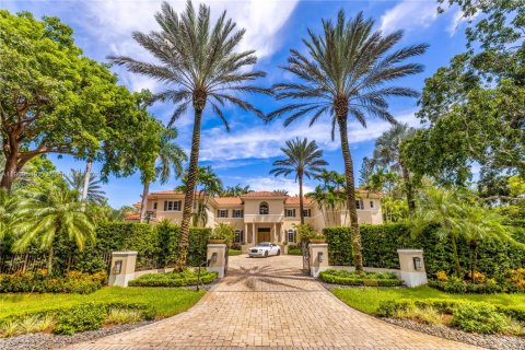 House in Coral Gables, Florida 9 bedrooms, 928.74 sq.m. № 1965429 - photo 25