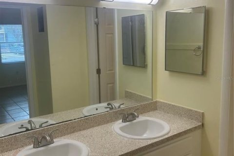 Condominio en alquiler en Orlando, Florida, 2 dormitorios, 78.97 m2 № 2258935 - foto 12