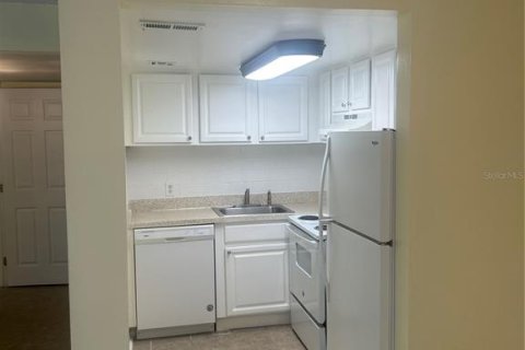 Condominio en alquiler en Orlando, Florida, 2 dormitorios, 78.97 m2 № 2258935 - foto 9