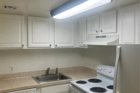 Condominio en alquiler en Orlando, Florida, 2 dormitorios, 78.97 m2 № 2258935 - foto 8