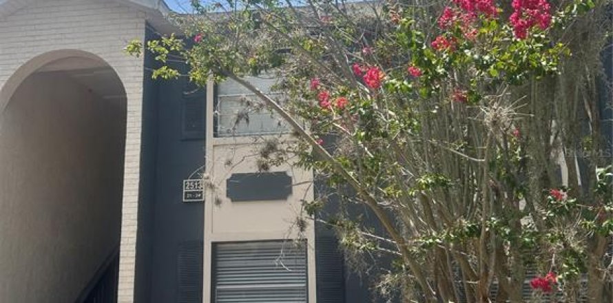 Condominio en Orlando, Florida, 2 dormitorios  № 2258935