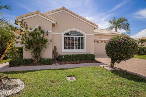 House in Boca Raton, Florida 3 bedrooms, 206.06 sq.m. № 2307297