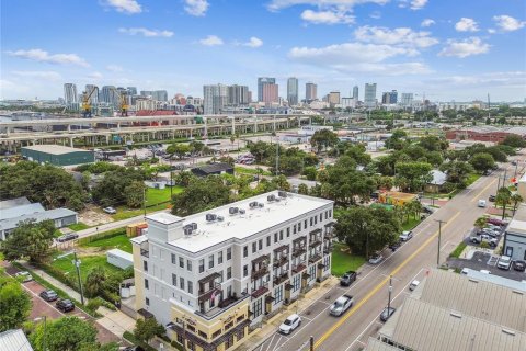 Copropriété à louer à Tampa, Floride: 2 chambres, 143.44 m2 № 2415071 - photo 2