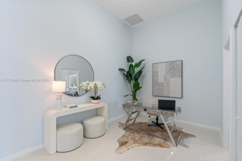 Condo in Miami, Florida, 2 bedrooms № 1958637 - photo 13