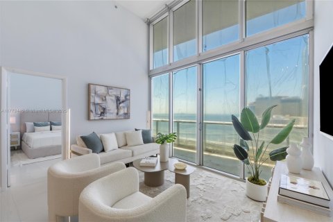 Condo in Miami, Florida, 2 bedrooms № 1958637 - photo 1