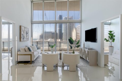 Condo in Miami, Florida, 2 bedrooms № 1958637 - photo 2