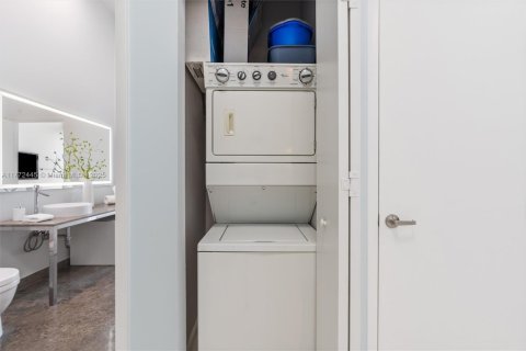 Condo in Miami, Florida, 2 bedrooms № 1958637 - photo 20