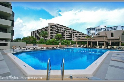 Condo in Key Biscayne, Florida, 1 bedroom  № 2067901 - photo 16