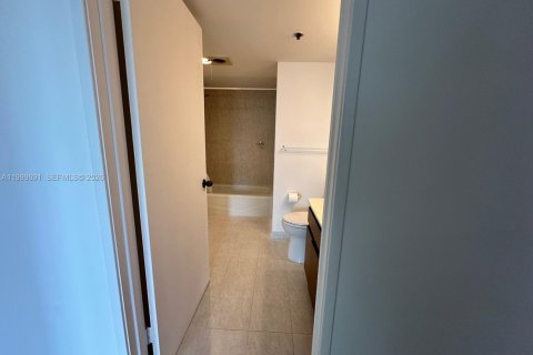 Condo in Key Biscayne, Florida, 1 bedroom  № 2067901 - photo 11