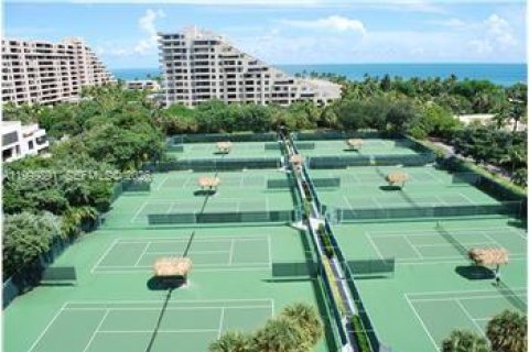 Condo in Key Biscayne, Florida, 1 bedroom  № 2067901 - photo 15