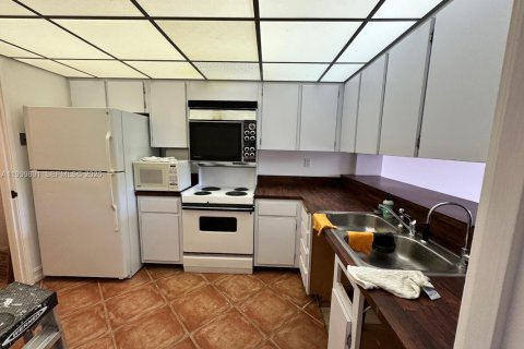 Condo in Key Biscayne, Florida, 1 bedroom  № 2067901 - photo 7