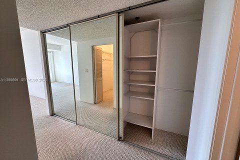 Condo in Key Biscayne, Florida, 1 bedroom  № 2067901 - photo 9