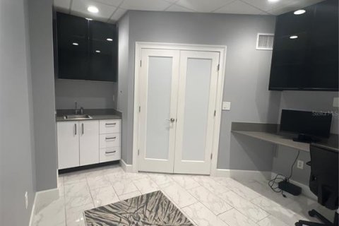 Immobilier commercial à louer à Maitland, Floride № 1795299 - photo 6