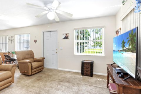 Villa ou maison à vendre à Boynton Beach, Floride: 2 chambres, 132.66 m2 № 2181012 - photo 10