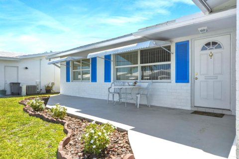 Villa ou maison à vendre à Boynton Beach, Floride: 2 chambres, 132.66 m2 № 2181012 - photo 2