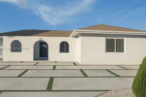 House in Miami, Florida 5 bedrooms, 210.14 sq.m. № 1977427 - photo 2