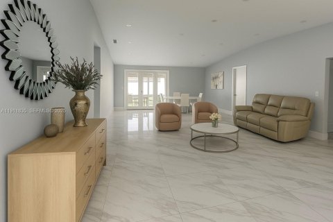 House in Miami, Florida 5 bedrooms, 210.14 sq.m. № 1977427 - photo 5