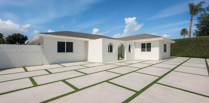 House in Miami, Florida 5 bedrooms, 210.14 sq.m. № 1977427