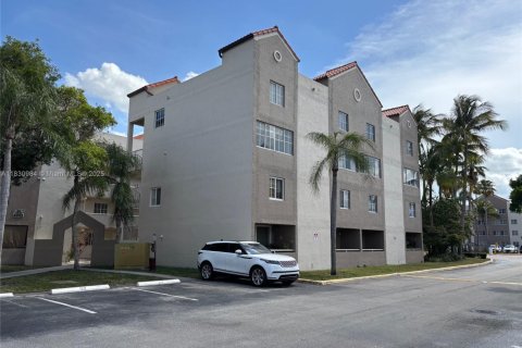 Condo in Hialeah, Florida, 2 bedrooms  № 1809474 - photo 2
