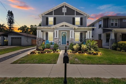Casa en venta en Tampa, Florida, 4 dormitorios, 207.92 m2 № 1673937 - foto 1