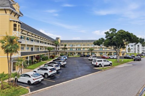 Condo in Clearwater, Florida, 2 bedrooms  № 2237942 - photo 24