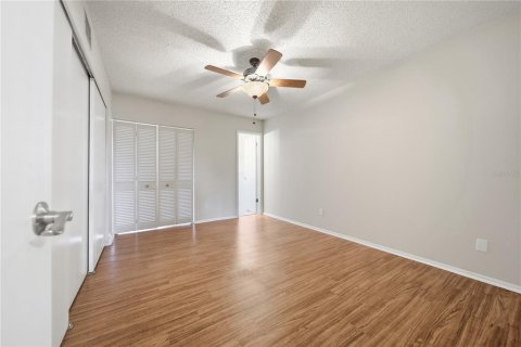 Condo in Clearwater, Florida, 2 bedrooms  № 2237942 - photo 18