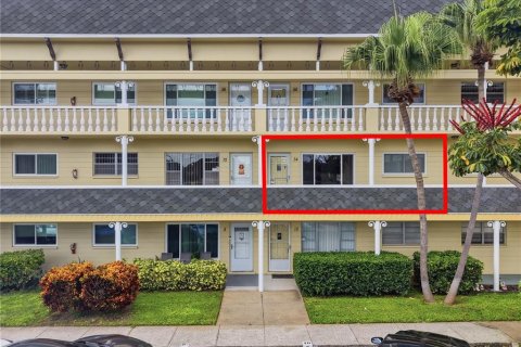 Condo in Clearwater, Florida, 2 bedrooms  № 2237942 - photo 2