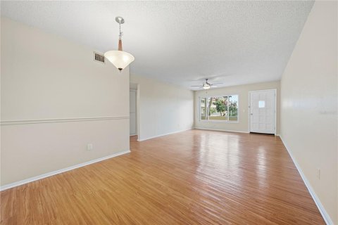 Condo in Clearwater, Florida, 2 bedrooms  № 2237942 - photo 8