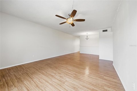 Condo in Clearwater, Florida, 2 bedrooms  № 2237942 - photo 9