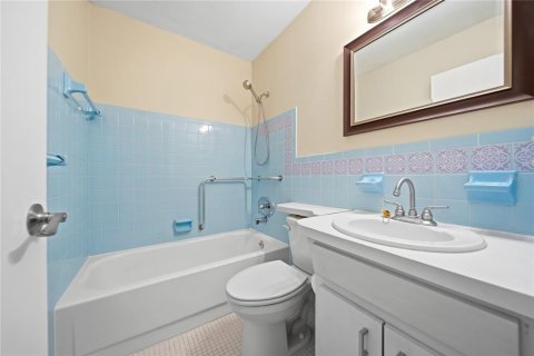 Condo in Clearwater, Florida, 2 bedrooms  № 2237942 - photo 23