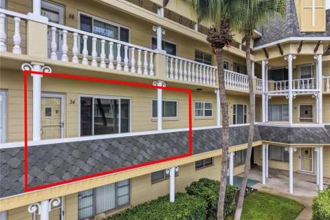 Condo in Clearwater, Florida, 2 bedrooms  № 2237942 - photo 3