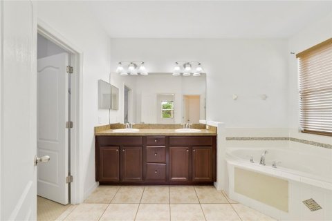 Villa ou maison à vendre à Orlando, Floride: 4 chambres, 193.7 m2 № 2405702 - photo 17