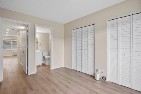 Снять в аренду кондоминиум в Пемброк-Пайнс, Флорида 1 спальня, 75.34м2, № 1957260 - фото 17