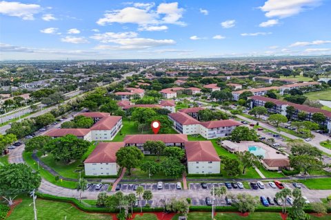 Снять в аренду кондоминиум в Пемброк-Пайнс, Флорида 1 спальня, 75.34м2, № 1957260 - фото 6