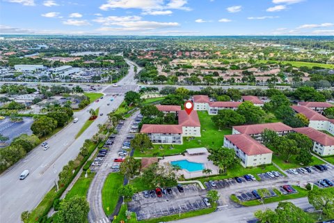 Снять в аренду кондоминиум в Пемброк-Пайнс, Флорида 1 спальня, 75.34м2, № 1957260 - фото 4