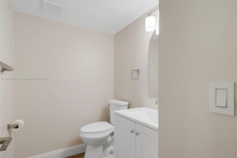 Снять в аренду кондоминиум в Пемброк-Пайнс, Флорида 1 спальня, 75.34м2, № 1957260 - фото 25