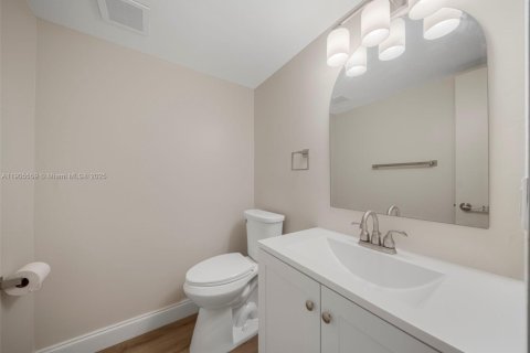 Снять в аренду кондоминиум в Пемброк-Пайнс, Флорида 1 спальня, 75.34м2, № 1957260 - фото 24