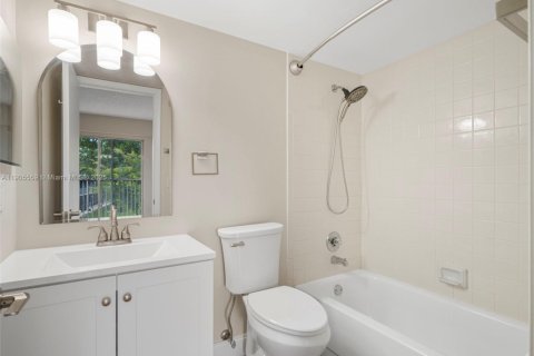 Снять в аренду кондоминиум в Пемброк-Пайнс, Флорида 1 спальня, 75.34м2, № 1957260 - фото 22