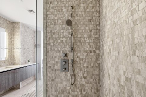 Copropriété à vendre à Miami, Floride: 1 chambre, 75.25 m2 № 2066341 - photo 24