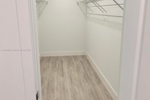 Casa en alquiler en Miramar, Florida, 4 dormitorios, 231.88 m2 № 1931450 - foto 10