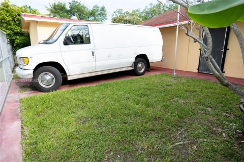 Купить виллу или дом в Майами, Флорида 5 спален, 244.15м2, № 2067431 - фото 23