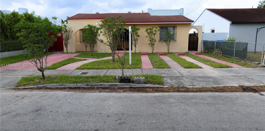 Дом в Майами, Флорида 5 спален, 244.15м2 № 2067431