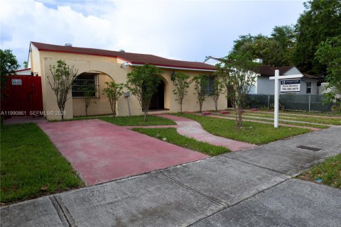 Купить виллу или дом в Майами, Флорида 5 спален, 244.15м2, № 2067431 - фото 2