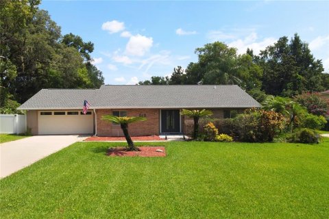 House in Longwood, Florida 4 bedrooms, 188.59 sq.m. № 1831906 - photo 1
