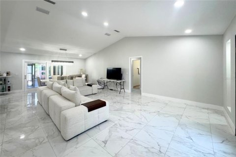House in Longwood, Florida 4 bedrooms, 188.59 sq.m. № 1831906 - photo 9