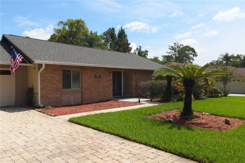 House in Longwood, Florida 4 bedrooms, 188.59 sq.m. № 1831906 - photo 2