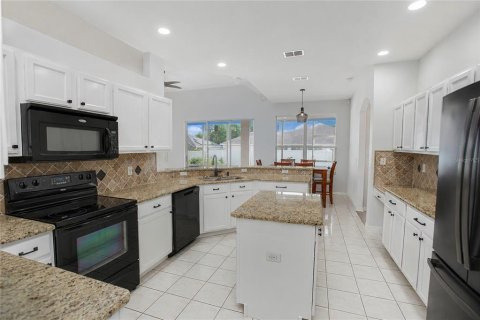 House in Gotha, Florida 4 bedrooms, 233.28 sq.m. № 2220664 - photo 15